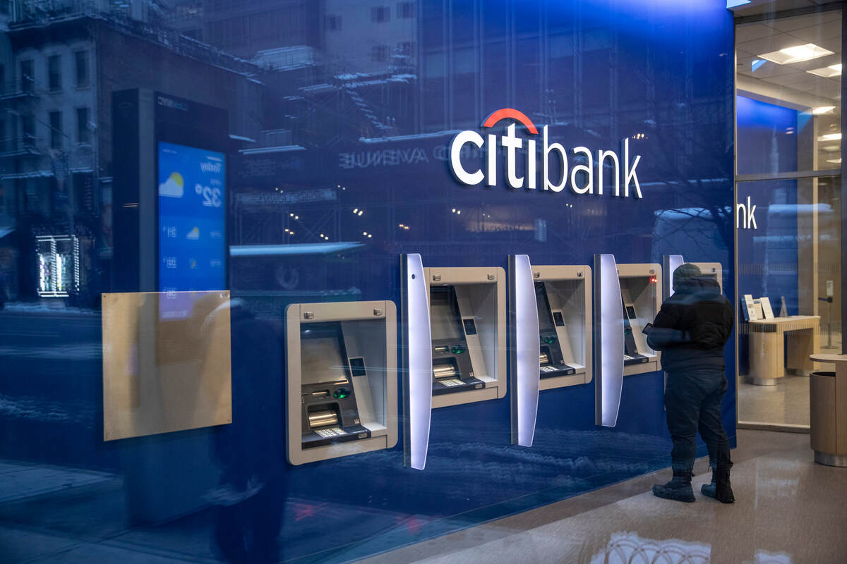 Bạn hoàn toàn có thể rút tiền mặt từ thẻ tín dụng Cash Back tại các cây ATM Citibank