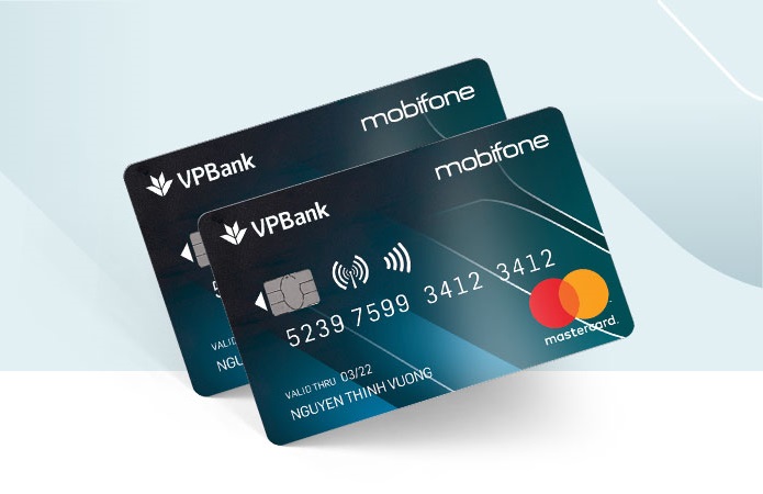 Thẻ MobiFone VPBank Titanium Titanium với thiết kế sang trọng thu hút ngay từ ánh nhìn đầu tiên.