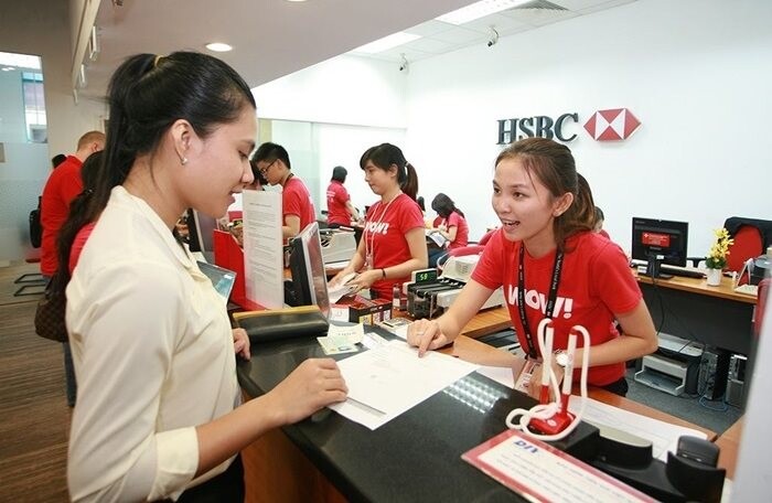 Thanh toán dư nợ thẻ tại quầy giao dịch HSBC