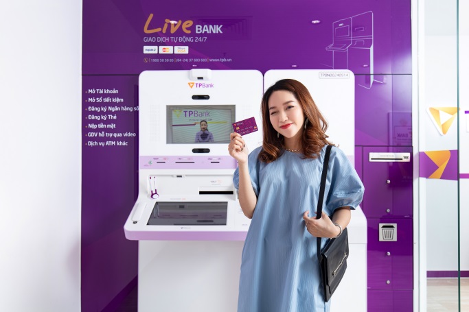 Kích hoạt thẻ TPBank EVO trực tiếp tại ATM Livebank